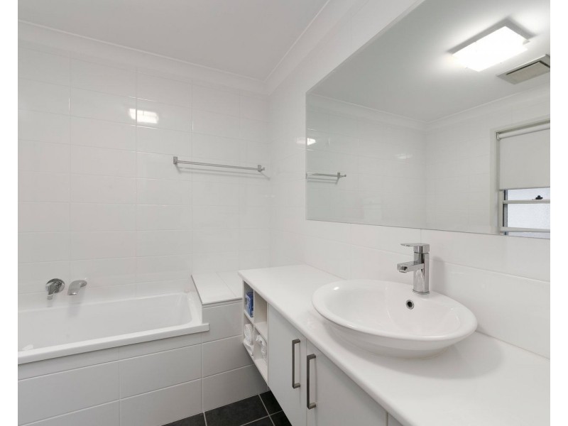 27 Webster Avenue, Hendra QLD 4011