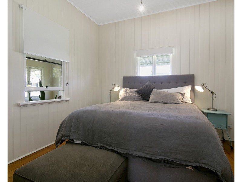 84 Harding Street, Hendra QLD 4011