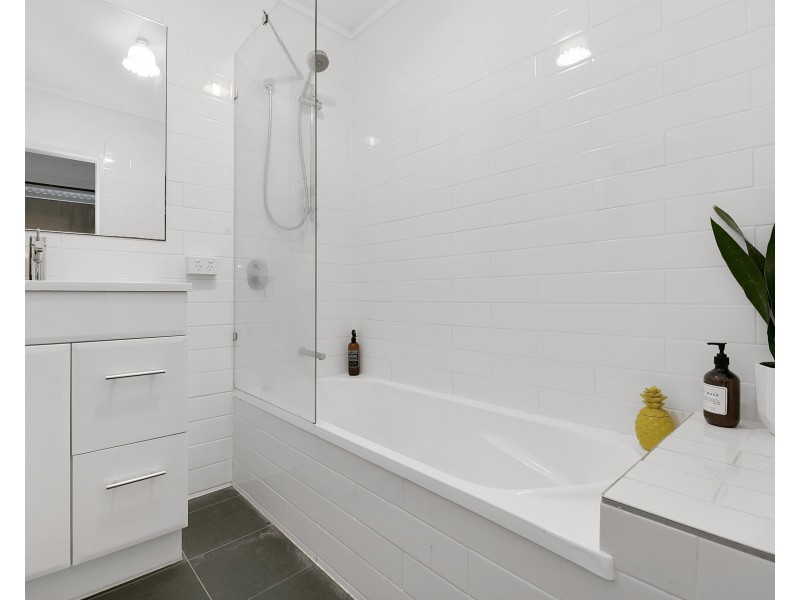 84 Harding Street, Hendra QLD 4011