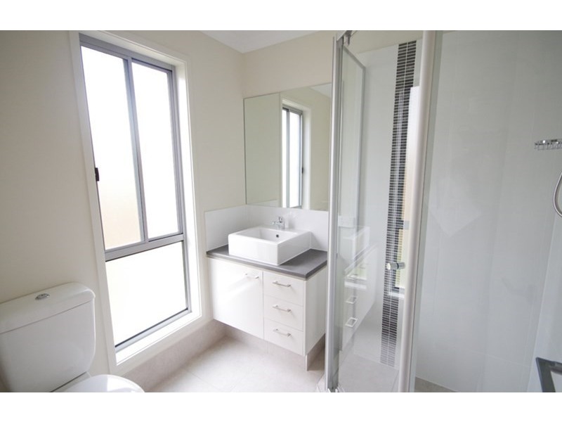 26 Oakmoss Drive, Springfield Lakes QLD 4300