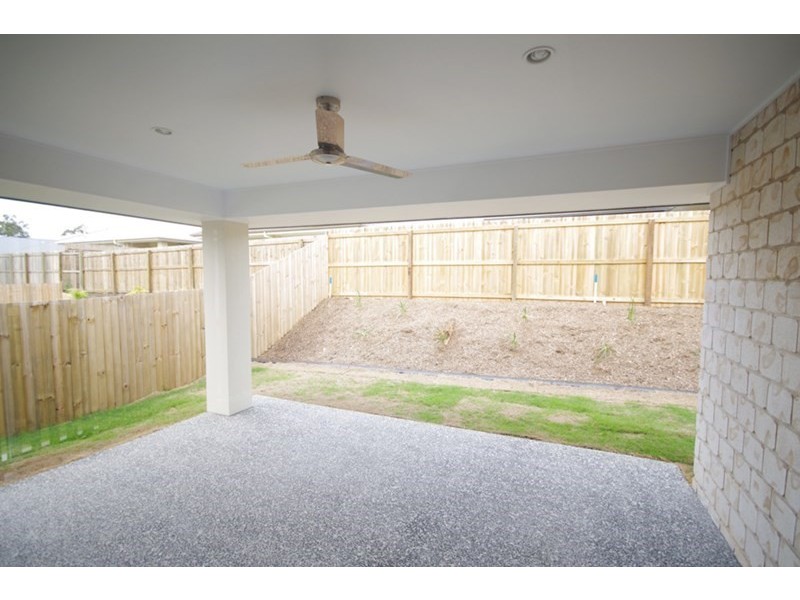 26 Oakmoss Drive, Springfield Lakes QLD 4300