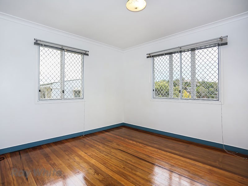 6 Aldren Street, Stafford Heights QLD 4053