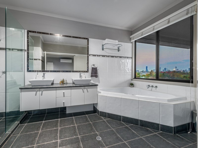 70 Abuklea Street, Wilston QLD 4051