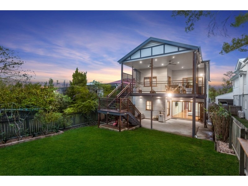 17 Eleventh Avenue, Kedron QLD 4031