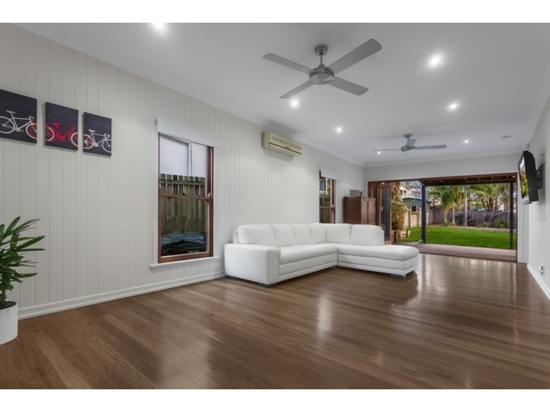 17 Eleventh Avenue, Kedron QLD 4031