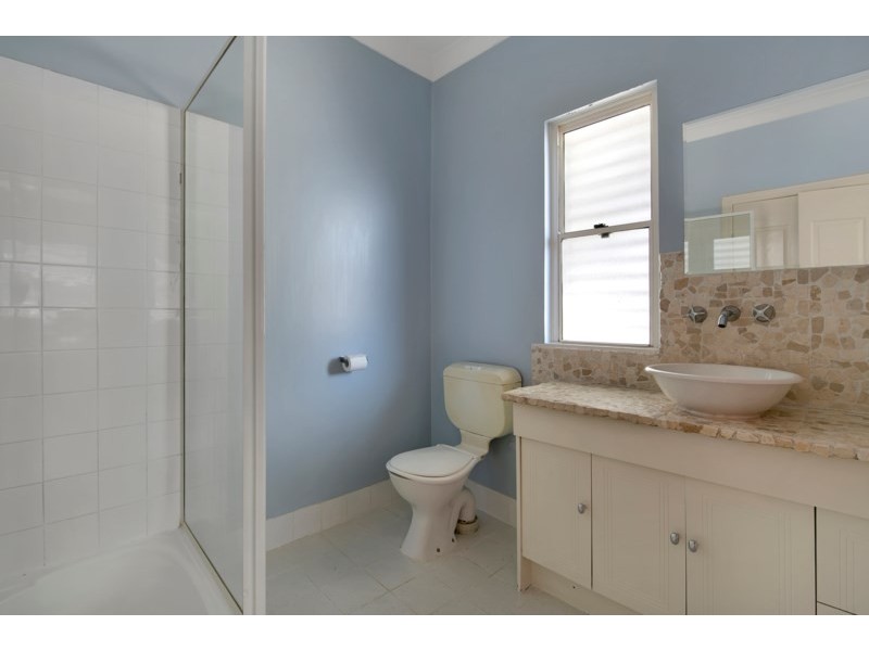 11 Williams Avenue, Hendra QLD 4011