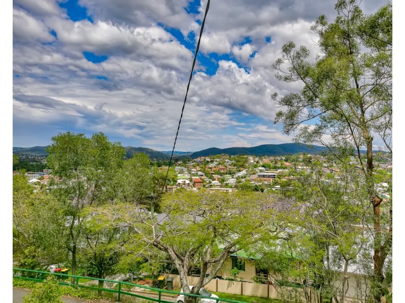 45 Lansdowne Street, Newmarket QLD 4051