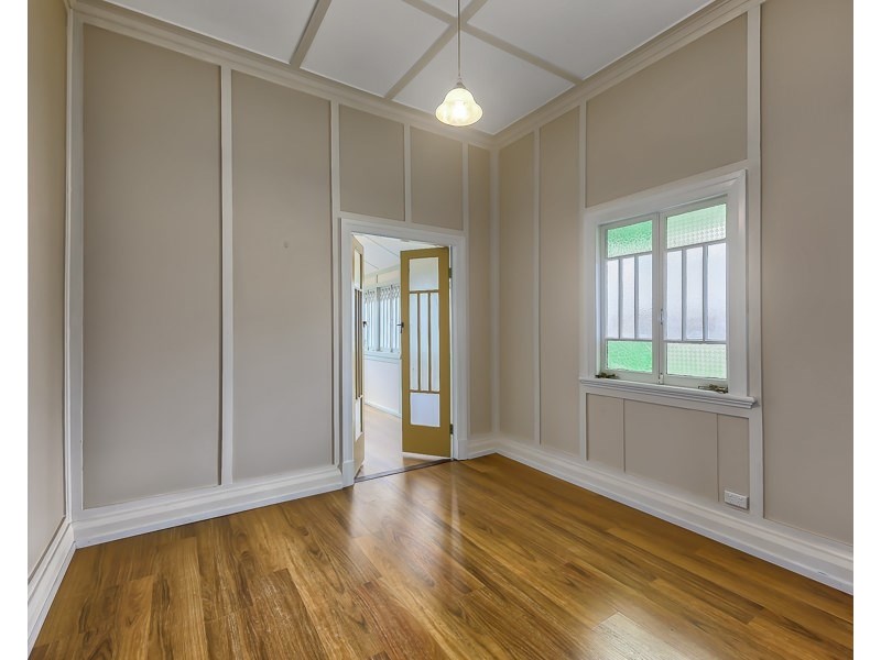 90 Lansdowne Street, Newmarket QLD 4051