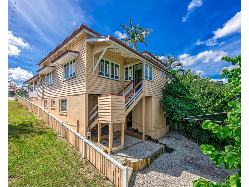 90 Lansdowne Street, Newmarket QLD 4051