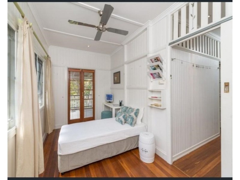 7 Crawford Avenue, Stafford QLD 4053