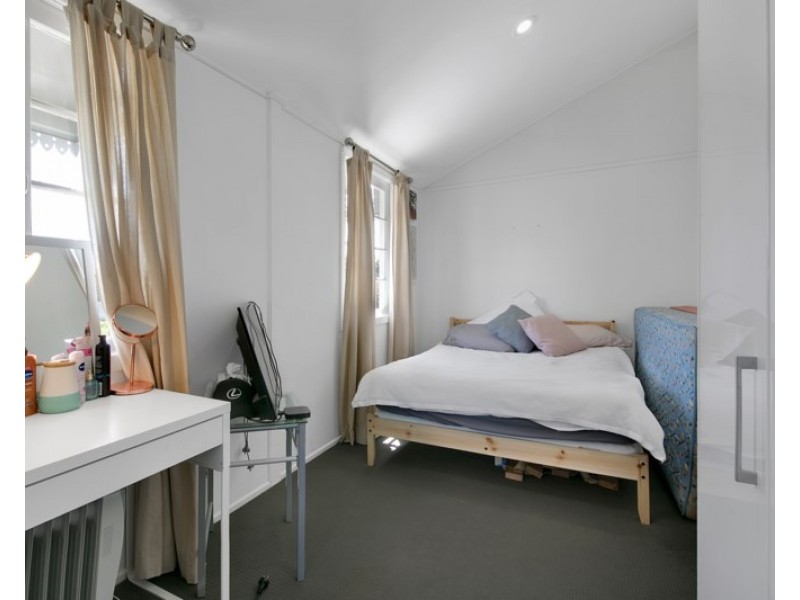 109 Raceview Avenue, Hendra QLD 4011