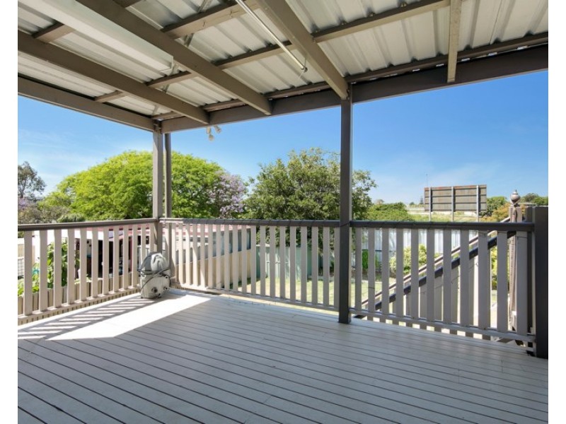 109 Raceview Avenue, Hendra QLD 4011