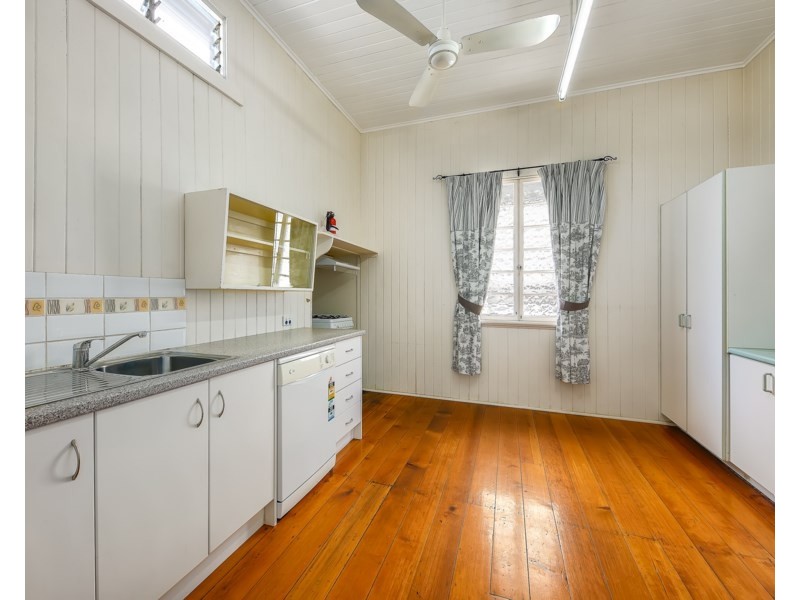 54 Lodge Road, Wooloowin QLD 4030