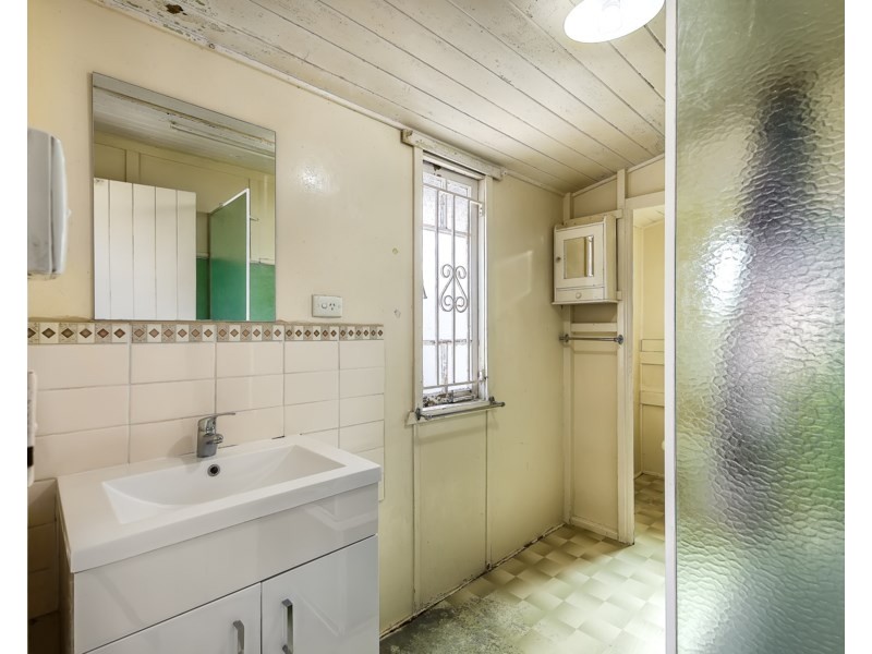 54 Lodge Road, Wooloowin QLD 4030