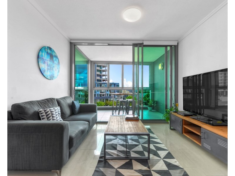 20309/8 Harbour Road, Hamilton QLD 4007
