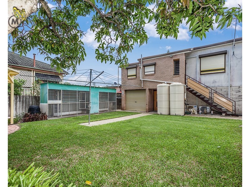 76 Days Road, Grange QLD 4051