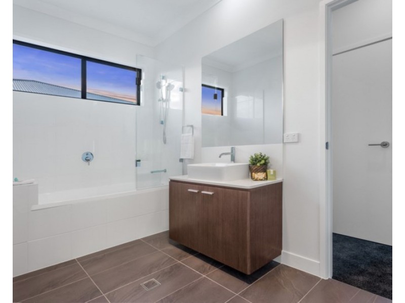 1/64 Shamrock Street, Gordon Park QLD 4031