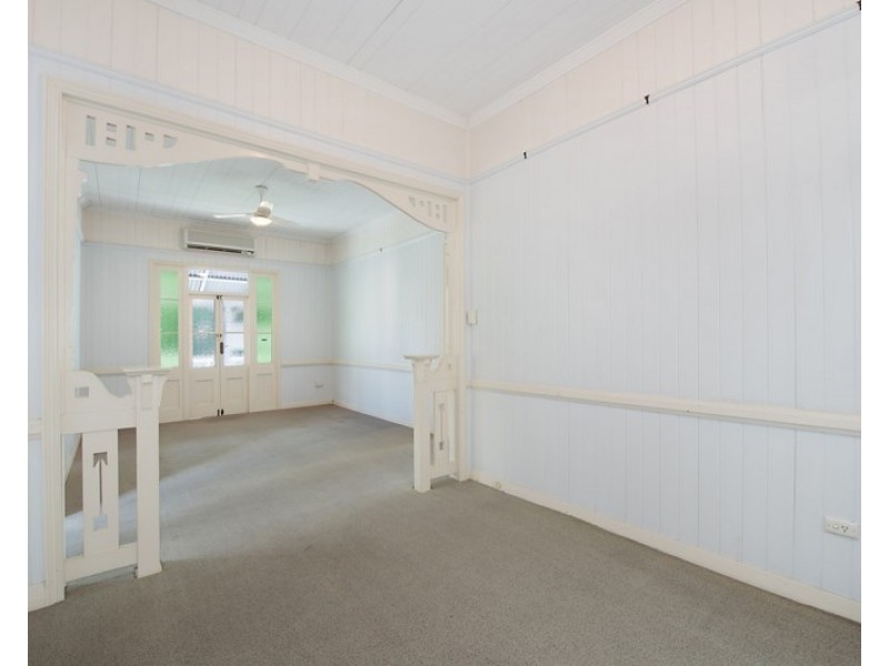 4 Inglis Street, Grange QLD 4051