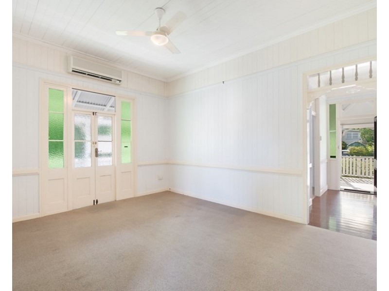 4 Inglis Street, Grange QLD 4051