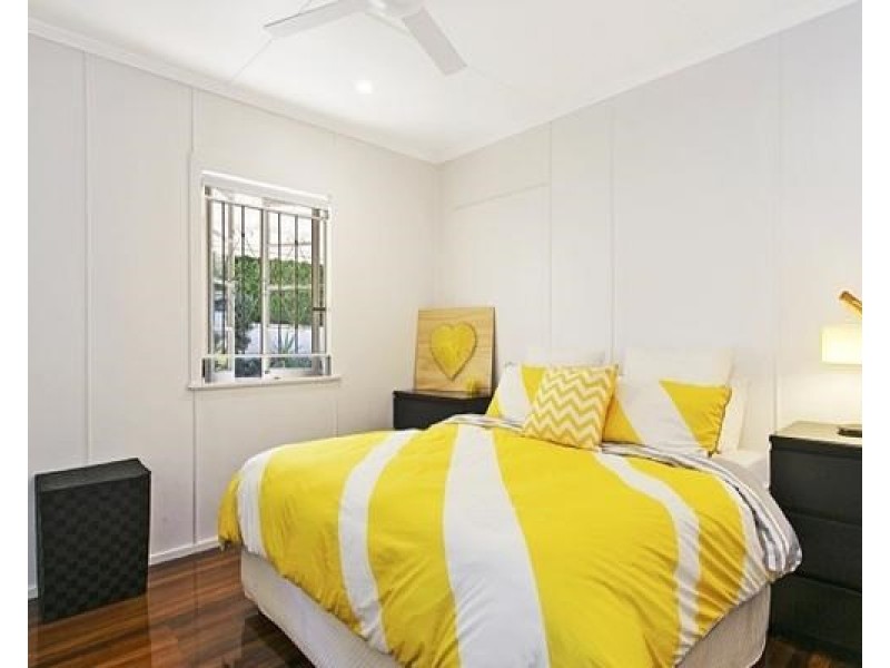 16 Strathfield Street, Tarragindi QLD 4121