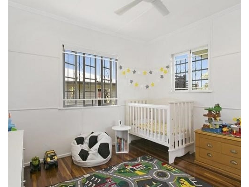 16 Strathfield Street, Tarragindi QLD 4121