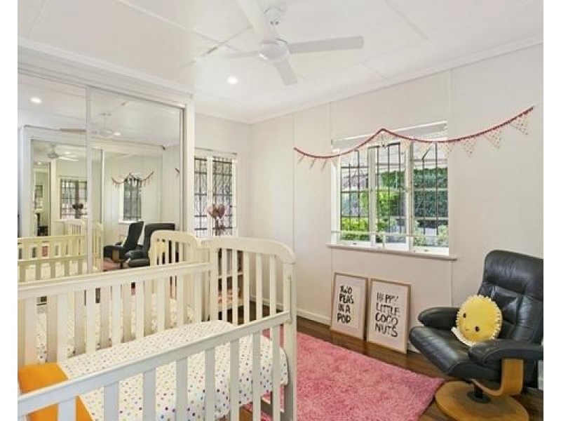 16 Strathfield Street, Tarragindi QLD 4121