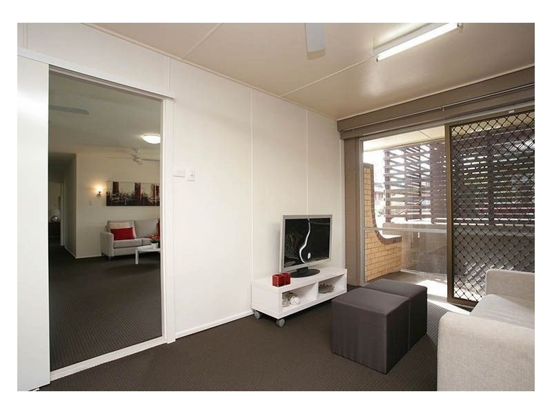 48 Gordon Road, Ferny Hills QLD 4055