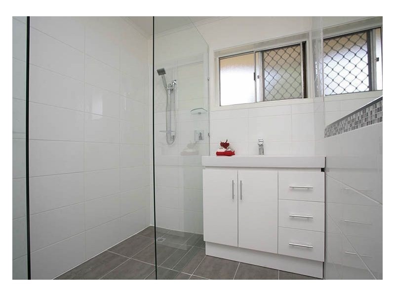 48 Gordon Road, Ferny Hills QLD 4055