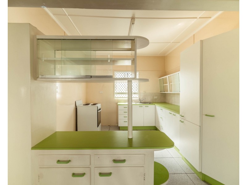 27 Tathra Street, Stafford QLD 4053