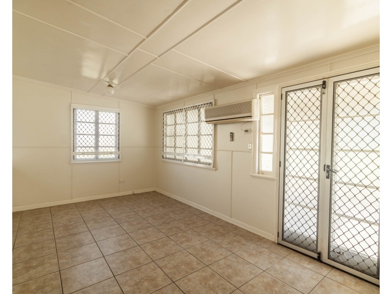 27 Tathra Street, Stafford QLD 4053