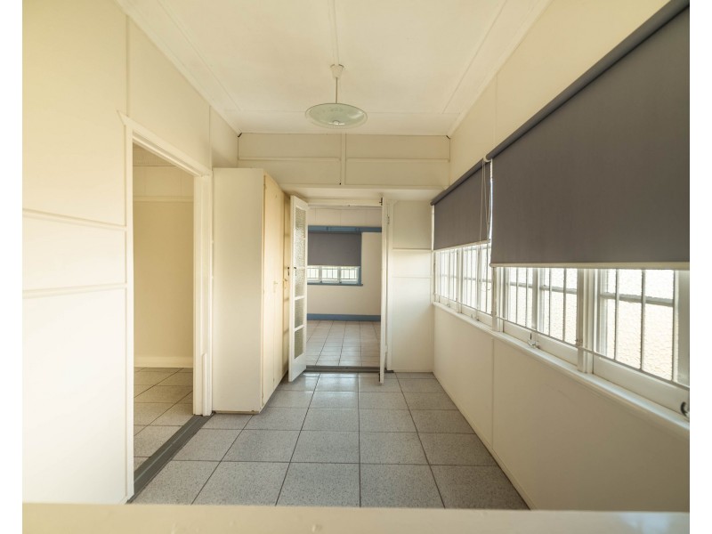 27 Tathra Street, Stafford QLD 4053