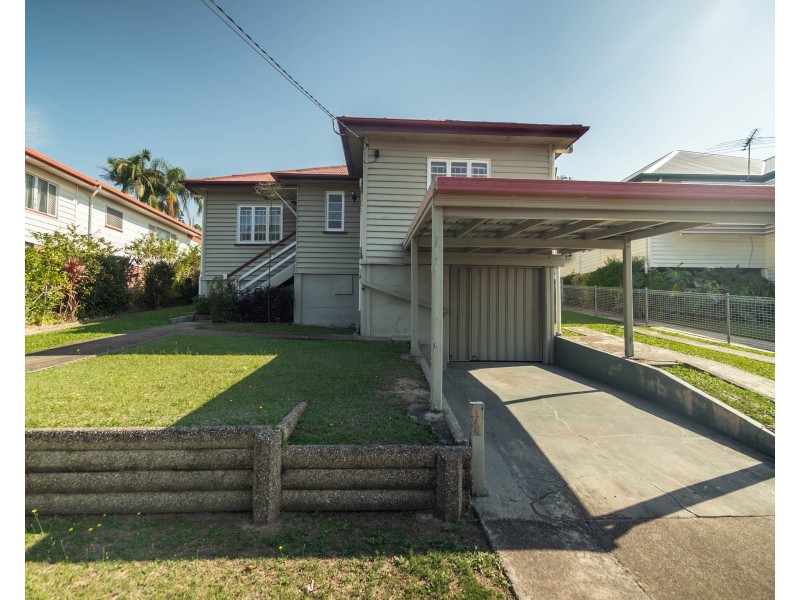 27 Tathra Street, Stafford QLD 4053