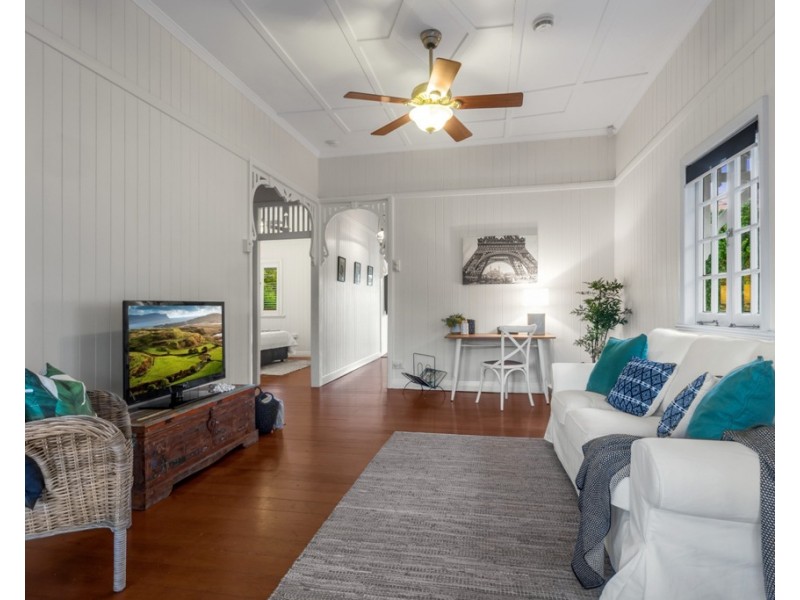 4 Nathan Avenue, Ashgrove QLD 4060