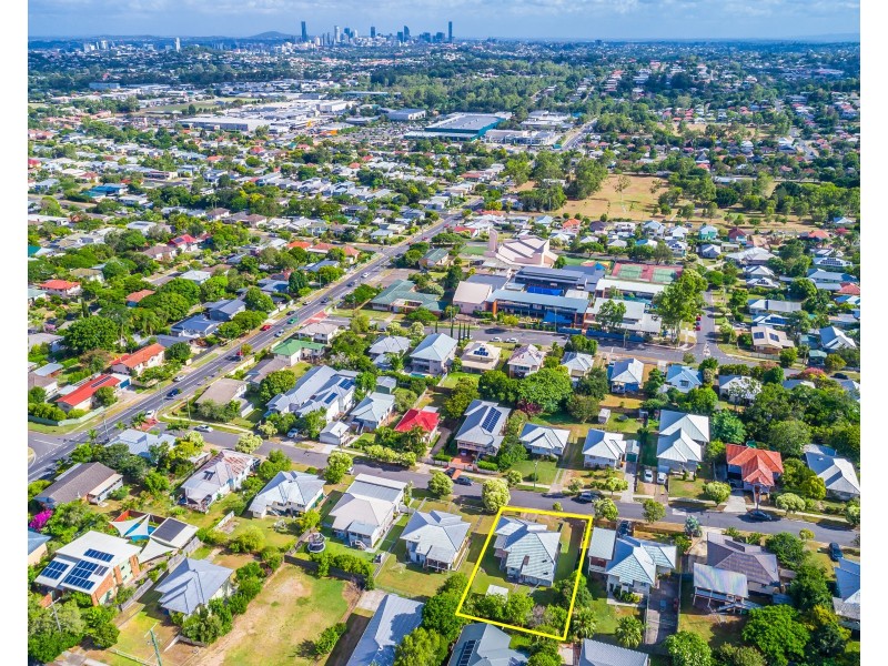 17 Allowrie Street, Stafford QLD 4053