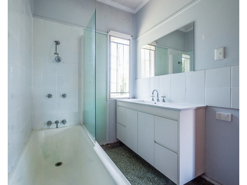 3 Glen Kedron Lane, Kedron QLD 4031