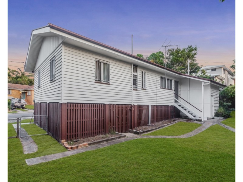 3 Glen Kedron Lane, Kedron QLD 4031