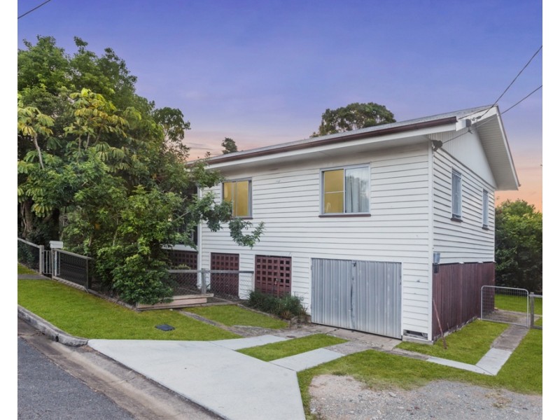 3 Glen Kedron Lane, Kedron QLD 4031