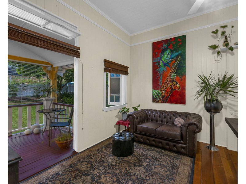 64 The Drive, Bardon QLD 4065