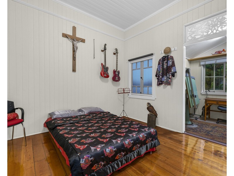 64 The Drive, Bardon QLD 4065