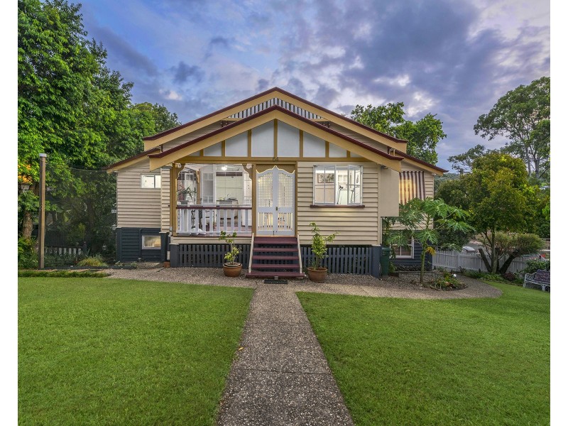 64 The Drive, Bardon QLD 4065