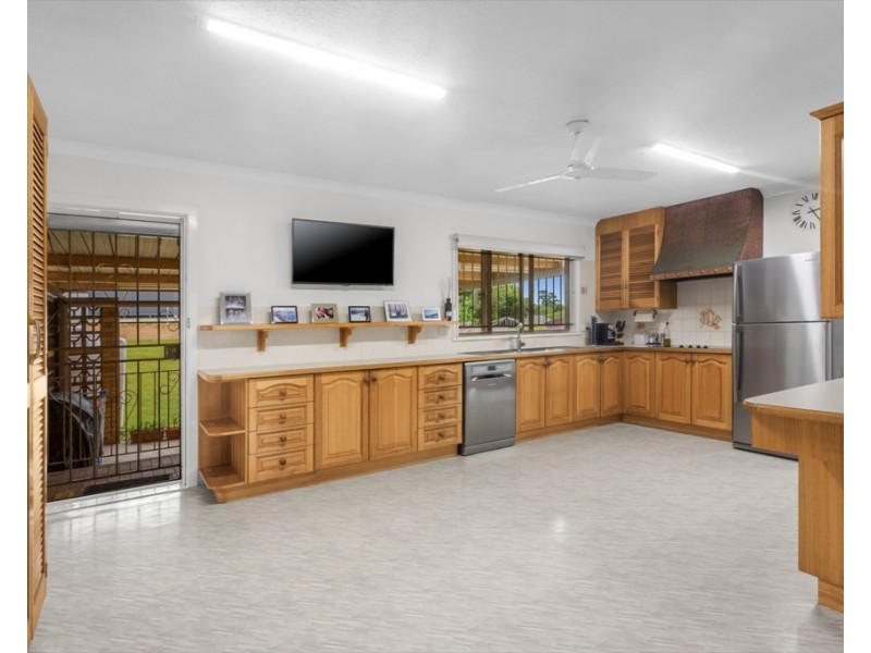 5 Caratel Street, Stafford Heights QLD 4053