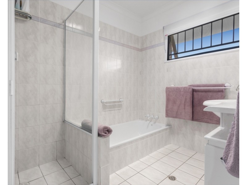 5 Caratel Street, Stafford Heights QLD 4053