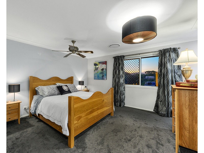 92 Eighth Avenue, Grange QLD 4051