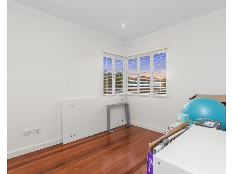 19 Basnett Street, Chermside West QLD 4032