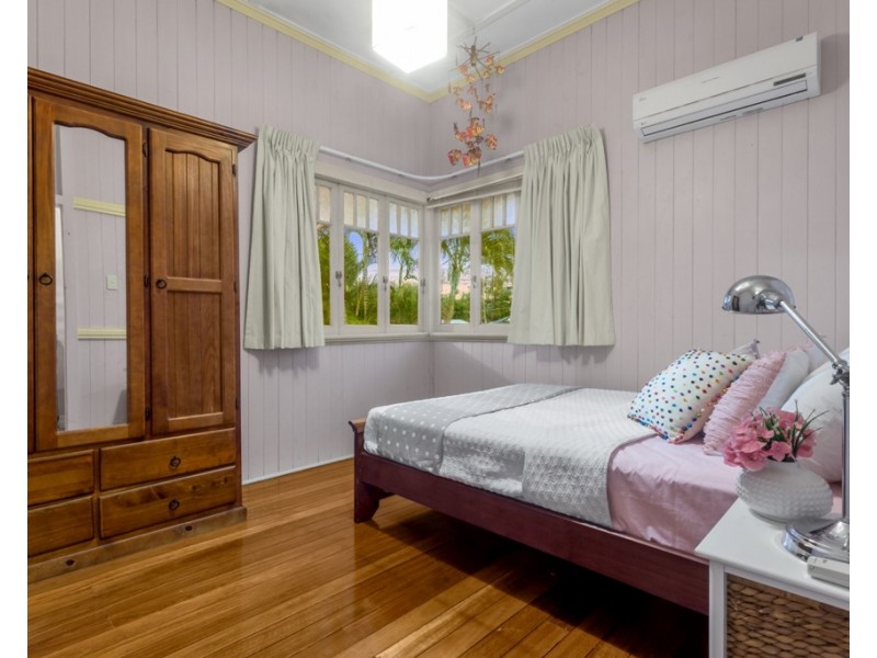 42 Dorrington Drive, Ashgrove QLD 4060