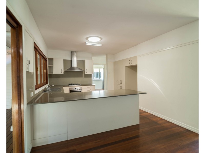 10 Hinkler Street, Kedron QLD 4031