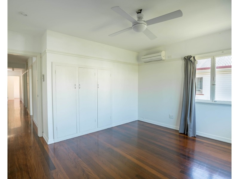 10 Hinkler Street, Kedron QLD 4031