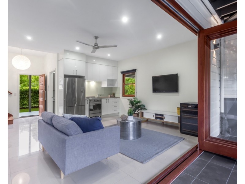 60 Wilgarning Street, Stafford Heights QLD 4053