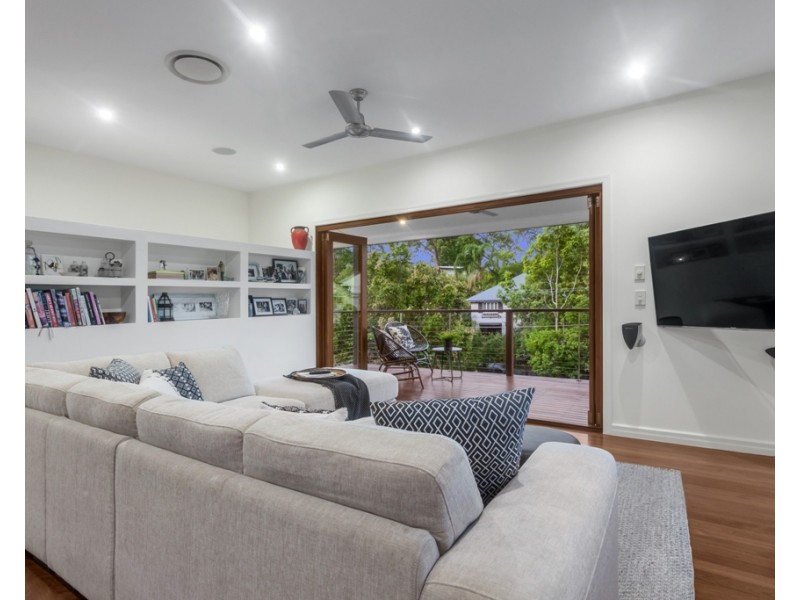 60 Wilgarning Street, Stafford Heights QLD 4053