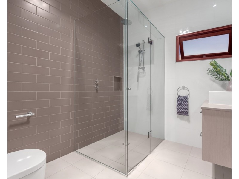 60 Wilgarning Street, Stafford Heights QLD 4053